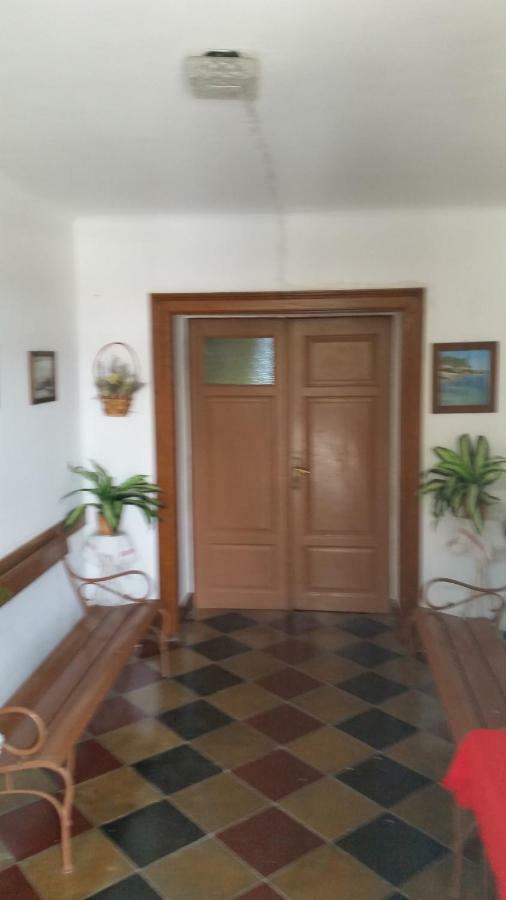 Apartment Palazzo Sare Врбник Екстер'єр фото